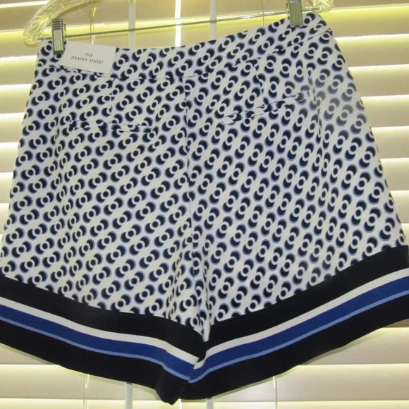 NWT ANN TAYLOR Factory The Drapey Shorts Size 4 - Picture 2 of 3
